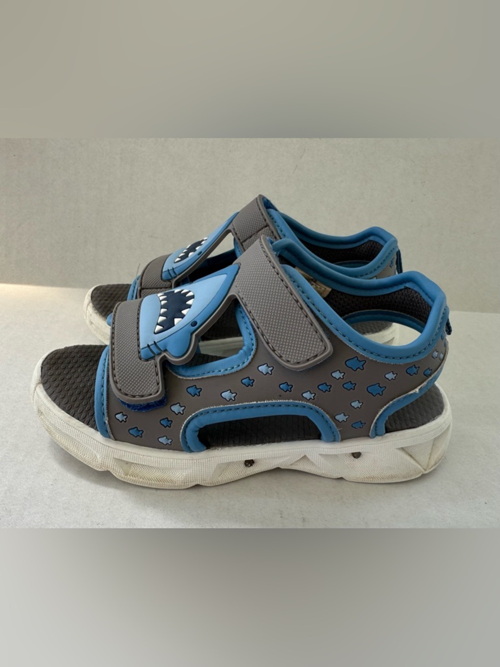 Carter's Toddler Boy Shark Sandals in Blue and Gray in Size 9 - Picture 4 of 14